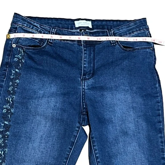 Women's Blue Jeans with Embroidered Detail - Picture 6 of 10